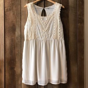 Sleeveless Lace Dress Size XL